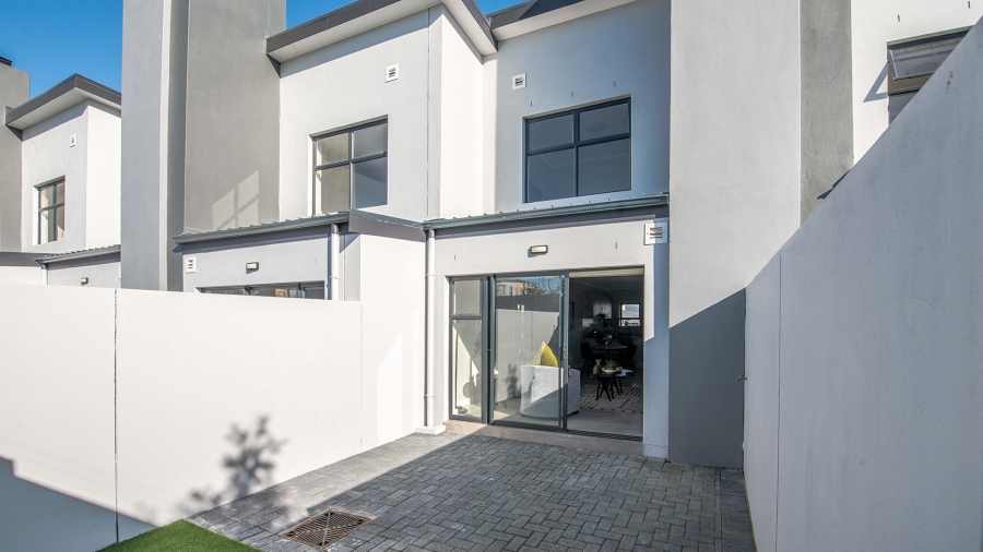 2 Bedroom Property for Sale in Zonnendal Western Cape